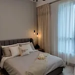 A Cozy 2 Bedroom